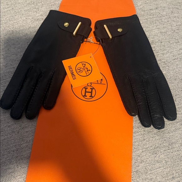 Hermès Black Leather Gloves with Orange Packaging